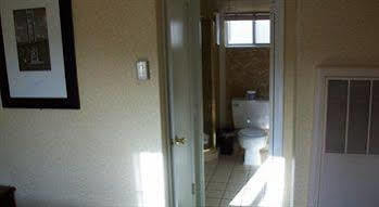 Pacific Heights Motel 3*